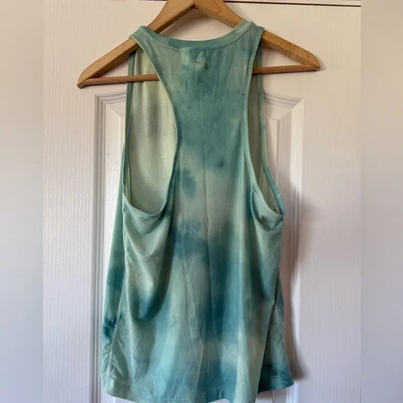 Nobull High Neck Tank - Picture 3 of 4